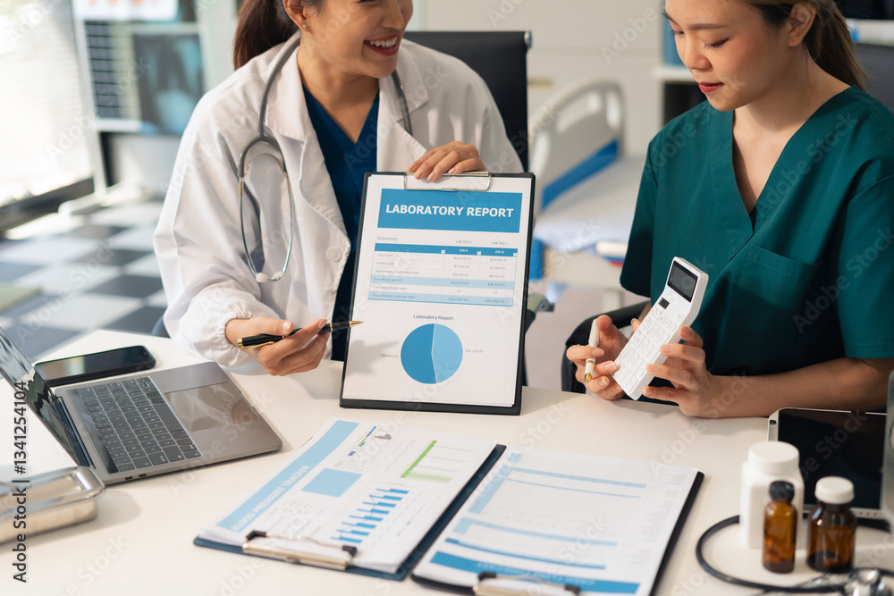 Φωτογραφία Medical team working on digital tablet healthcare doctor technology tablet using computer analyzed the results of medical reports at the hospital