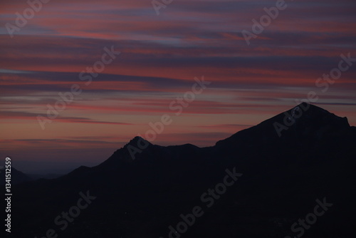 Fototapeta Naklejka Na Ścianę i Meble -  sunset in the mountains