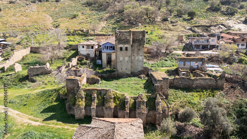 Obraz na płótnie Arpaz Castle, locally known as Arpaz Kalesi, built in the first half of the 19th century by the local Bey (an Ottoman Lord) Hacı Hasan lies in Esenkoy, Nazili, Aydin in Turkey w salonie