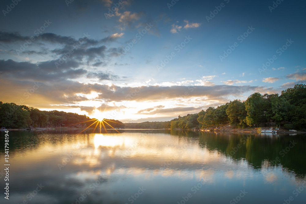 Fototapeta premium sunrise over the lake