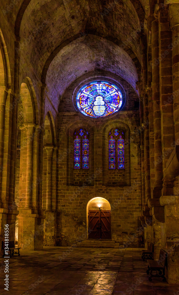 Fototapeta premium Nef de l'église de Notre Dame de Fontfroide