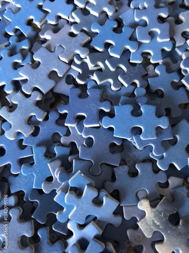Sky blue puzzle pieces in bulk - Pièces de puzzle de couleur bleu ciel en vrac