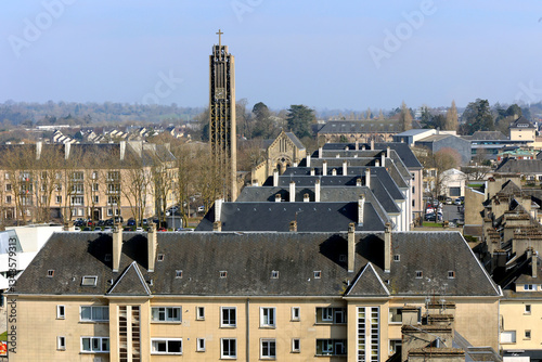 Saint-Lo, toits des immeubles et église