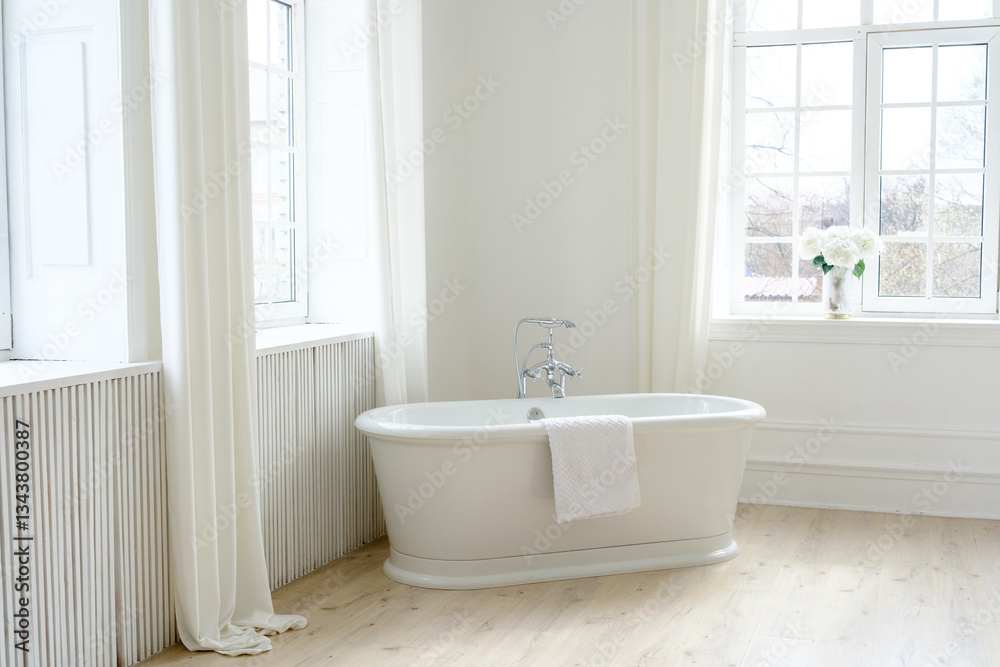 Obraz premium Freestanding White Bathtub in Elegant Interior