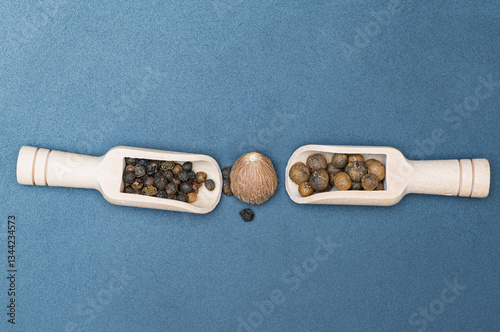 Obraz na płótnie spice mix in wooden spoons w salonie