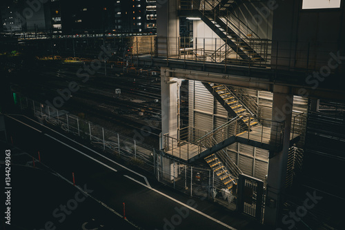Obraz na płótnie 鉄骨階段の夜景 w salonie