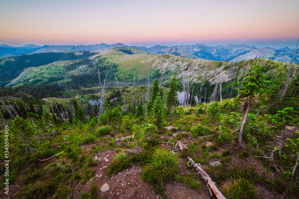 Fototapeta premium Sunset Gradient Over Alpine Lakes And Mountains