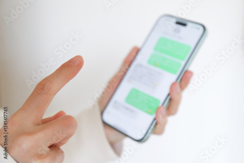 メッセージをやり取りする手元