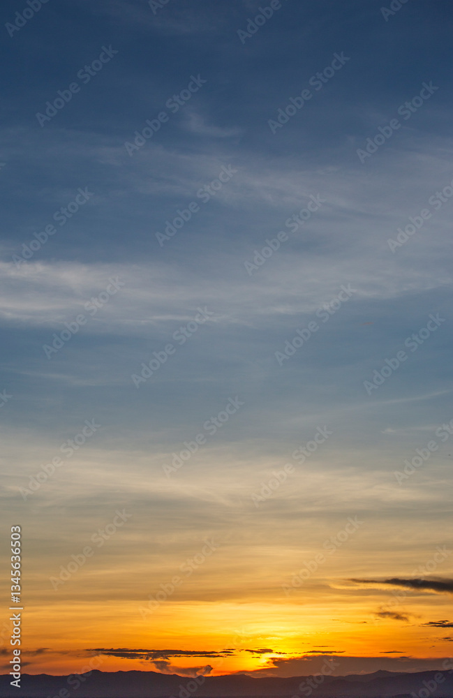 Obraz premium colorful dramatic sky with cloud at sunset