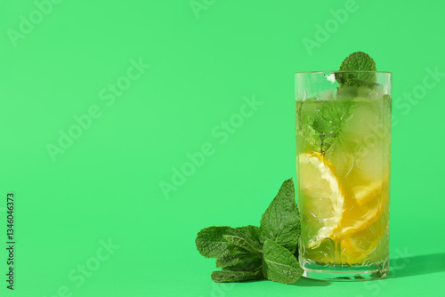 Refreshing mojito cocktail ...