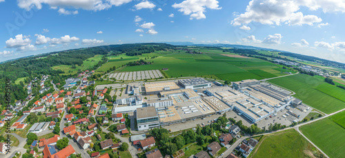 Obraz na płótnie Ausblick ins Unterallgäu rund um die Ortschaft Wolfertschwenden bei Bad Grönenbach w salonie