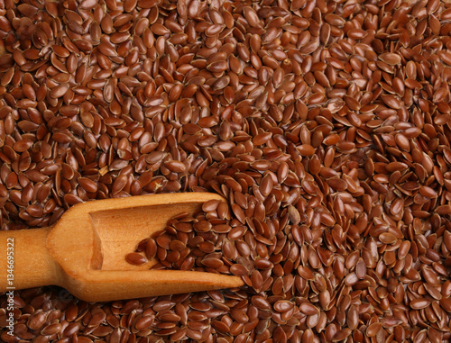 spoon with flax seeds