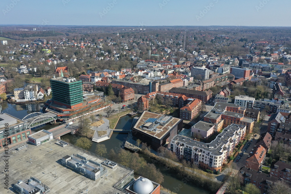 Obraz premium Hamburg Bergedorf, Innenstadt mit Bergedorfer Straße und Serrahn, City Center Bergedorf, CCB. Luftaufnahme