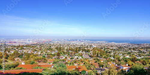 Obraz na płótnie A sunny clear day over looking San Pedro, California and the Port of Los Angeles w salonie