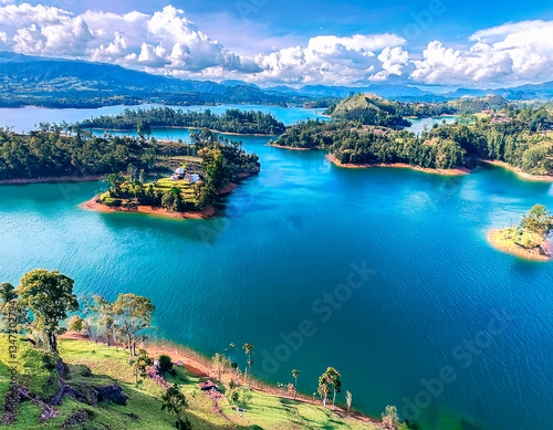 Paisaje de la laguna de Guatapé, Colombia. photo
