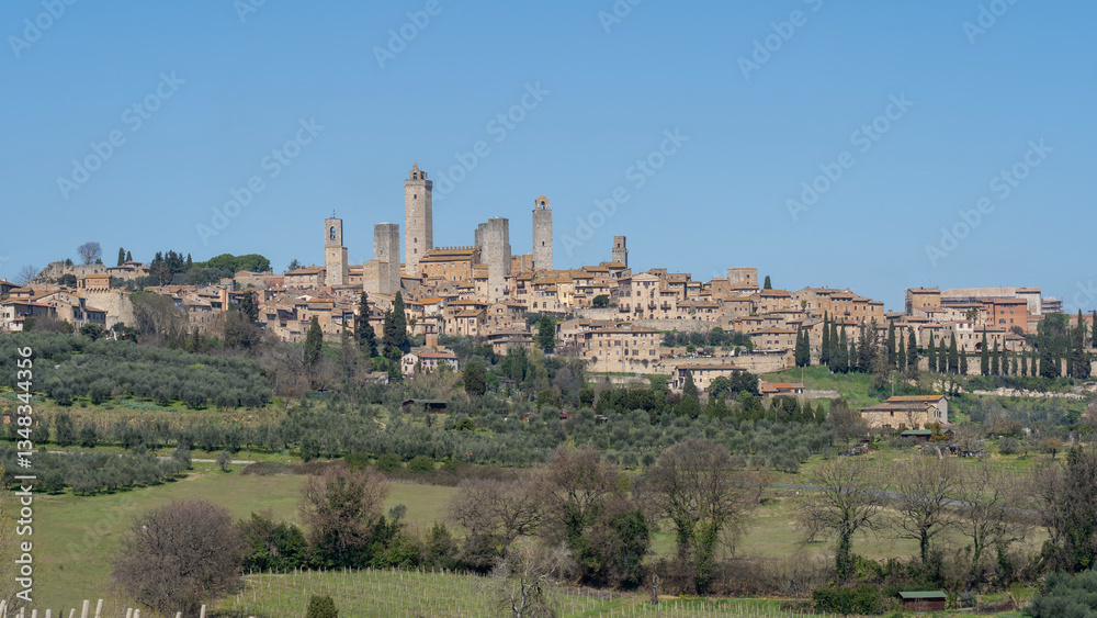 Fototapeta premium San Gimignano, Italy. Amazing view of the wonderful village of San Gimignano known as the Town of Five Towers. An Unesco World Heritage. Tuscany, Italy. 