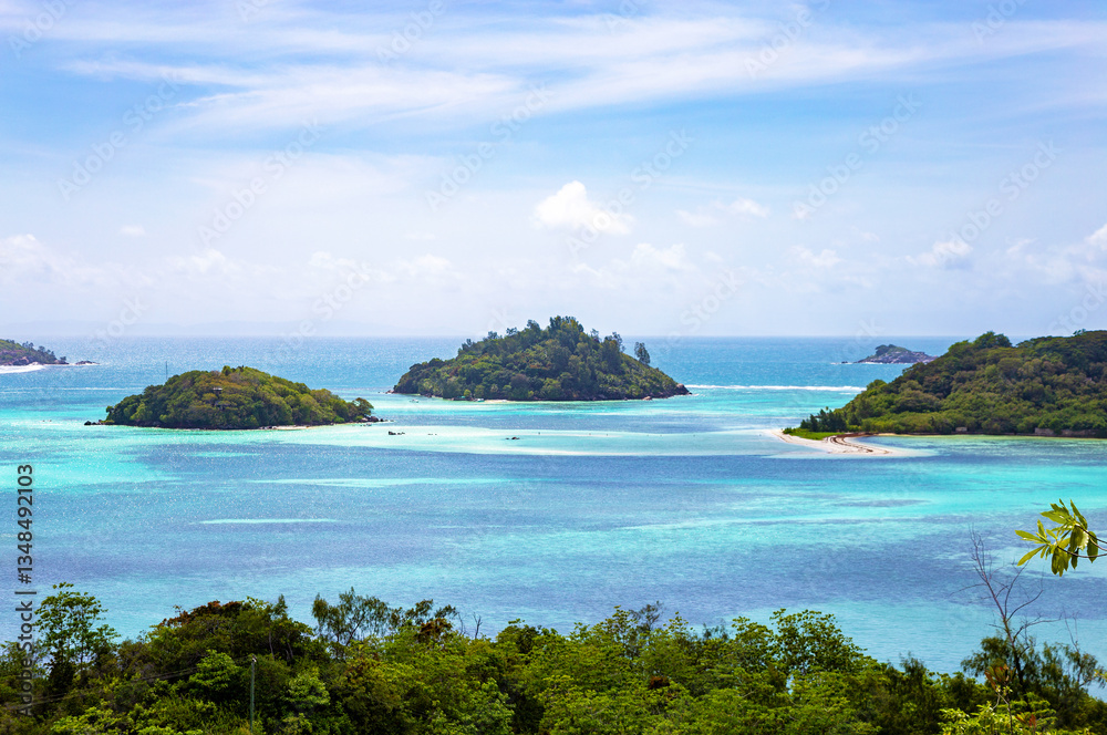 Naklejka premium Round and Moyenne Islands, Mahe, Seychelles, Africa.