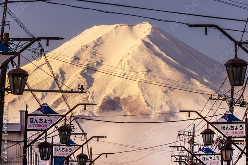 Wallpaper Mural 富士山と電線 Mount Fuji and power lines a World Heritage Torontodigital.ca