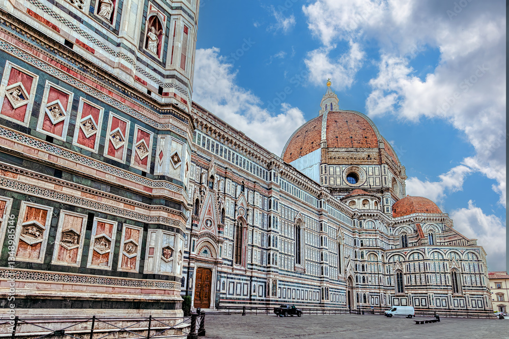 Santa Maria del Fiore Cathedral - The Cathedral in Florence, the capital of Tuscany, is the most famous of the architectural structures of the Florentine Quattrocento