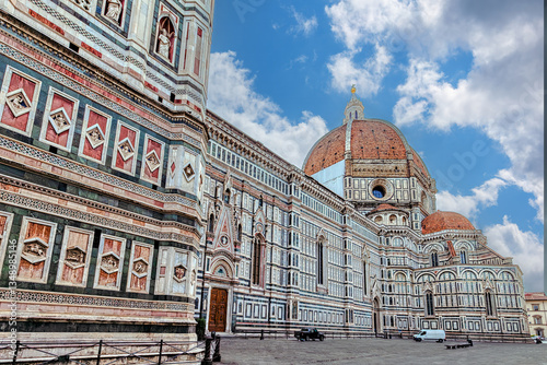 Obraz na płótnie Santa Maria del Fiore Cathedral - The Cathedral in Florence, the capital of Tuscany, is the most famous of the architectural structures of the Florentine Quattrocento w salonie