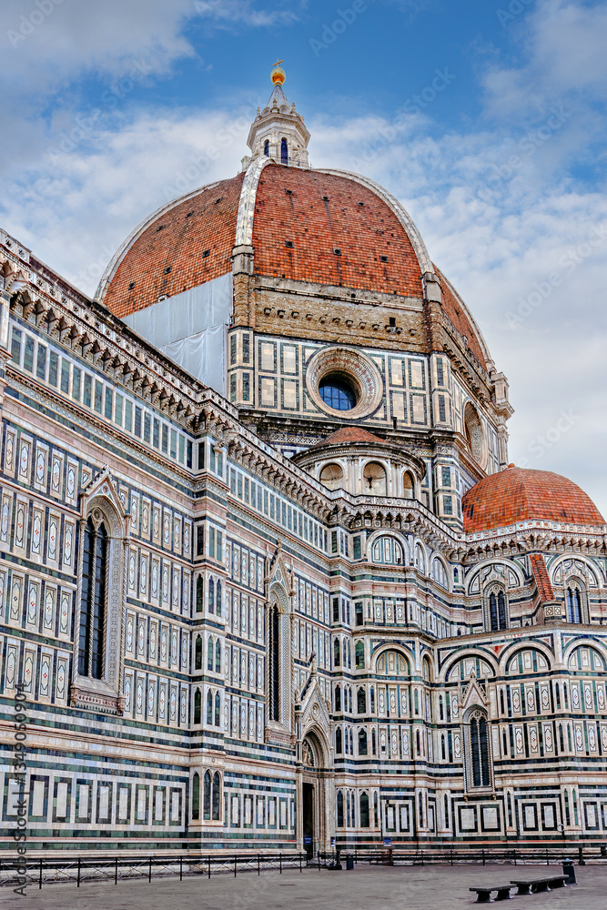Santa Maria del Fiore Cathedral - The Cathedral in Florence, the capital of Tuscany, is the most famous of the architectural structures of the Florentine Quattrocento