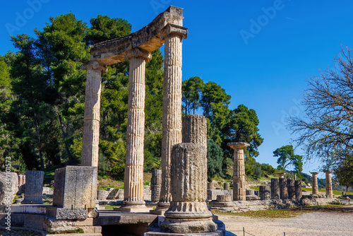 Obraz na plátně Ruins of Ancient Olympia in Greece, the cradle of the Olympic Games and the sanctuary of Zeus