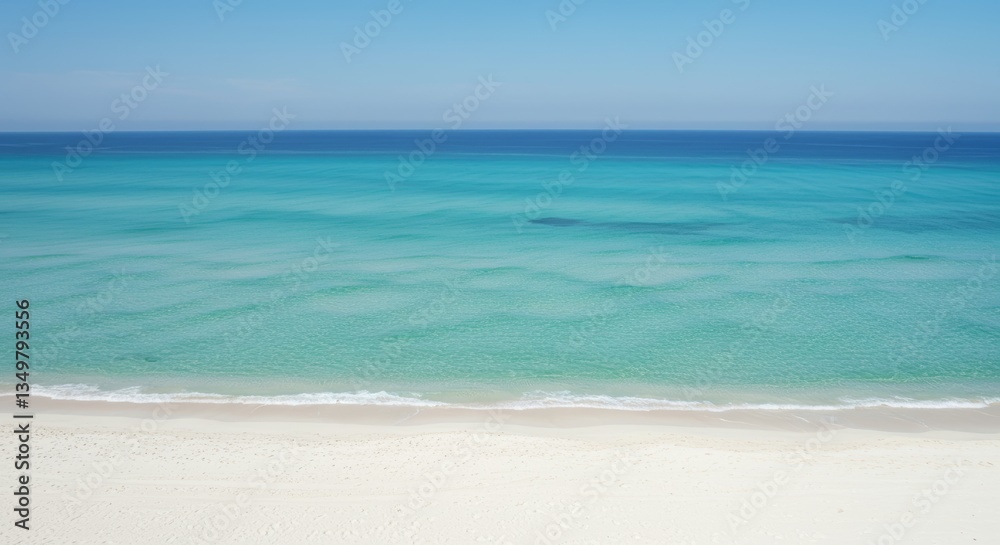Obraz premium Breathtaking Seascape Vista: Azure Waters and Pristine White Sand Beach Paradise