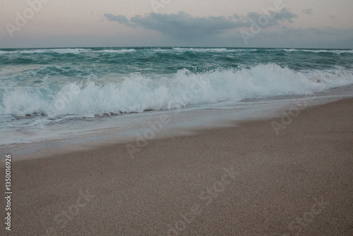 Fototapeta Naklejka Na Ścianę i Meble -  waves on the beach