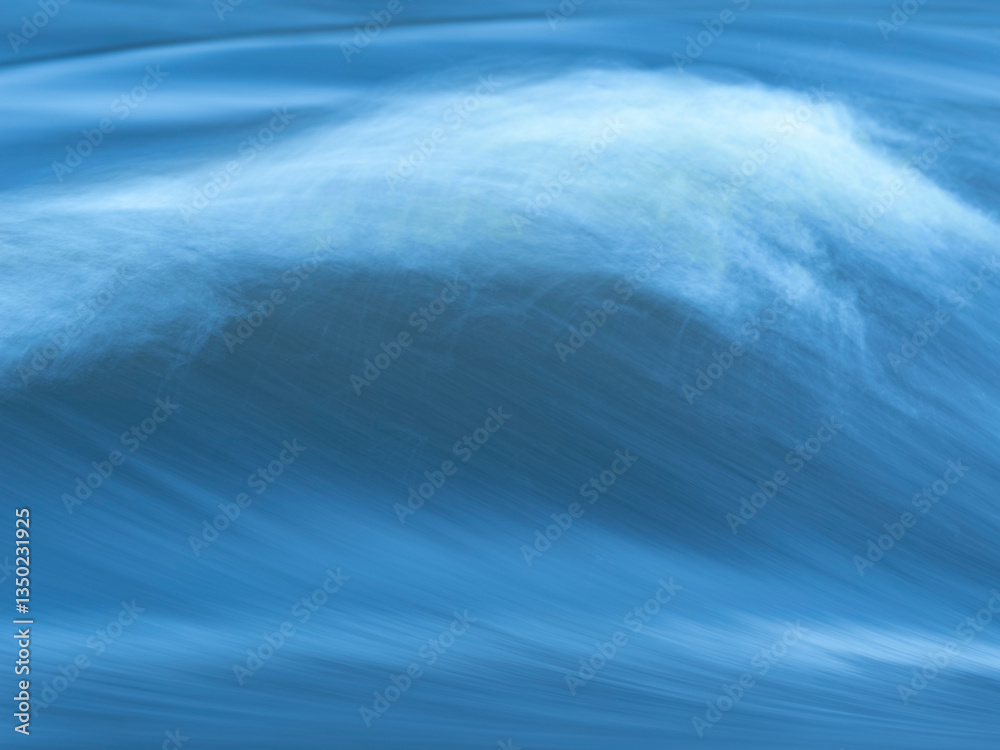 Fototapeta premium Olas en movimiento con efecto de desenfoque artístico