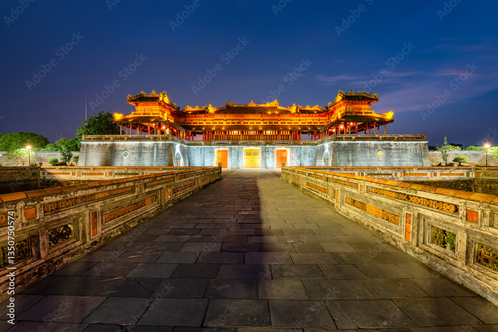 Fototapeta premium Imperial City with the Purple Forbidden City within the Citadel in Hue, Vietnam.
