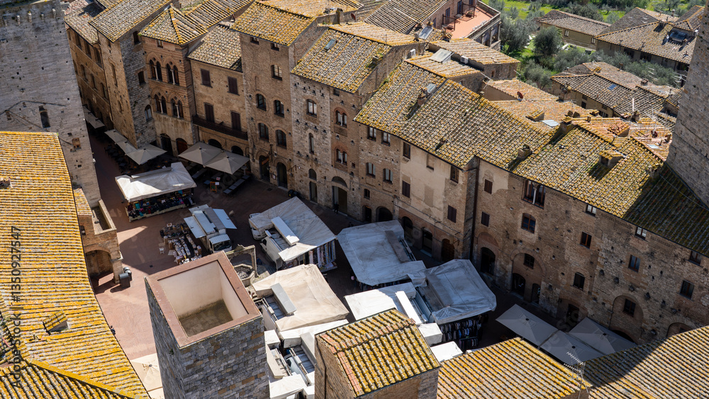 Obraz premium Amazing aerial view of the wonderful village of San Gimignano. A Unesco World Heritage. Tuscany, Italy