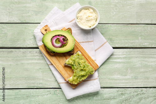 Board of tasty avocado toas...
