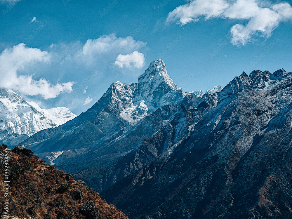 Obraz premium Snowy peak of Ama Dablam mountain