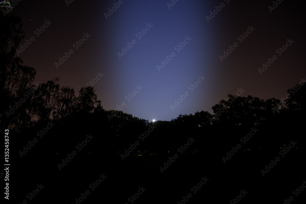 Naklejka premium Night Sky Mystery – Encounter with the Unexplained