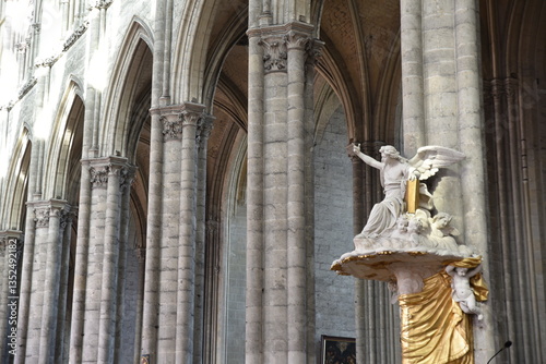 Nef de la cathédrale à Amiens. France