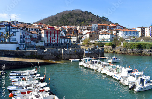 Mundaka village in the Urda...