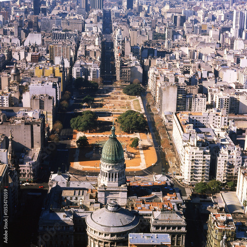 argentina  buenos aires  foto aerea del  congreso de la nacion cupula plaza y avenida de mayo   ciudad moderna 