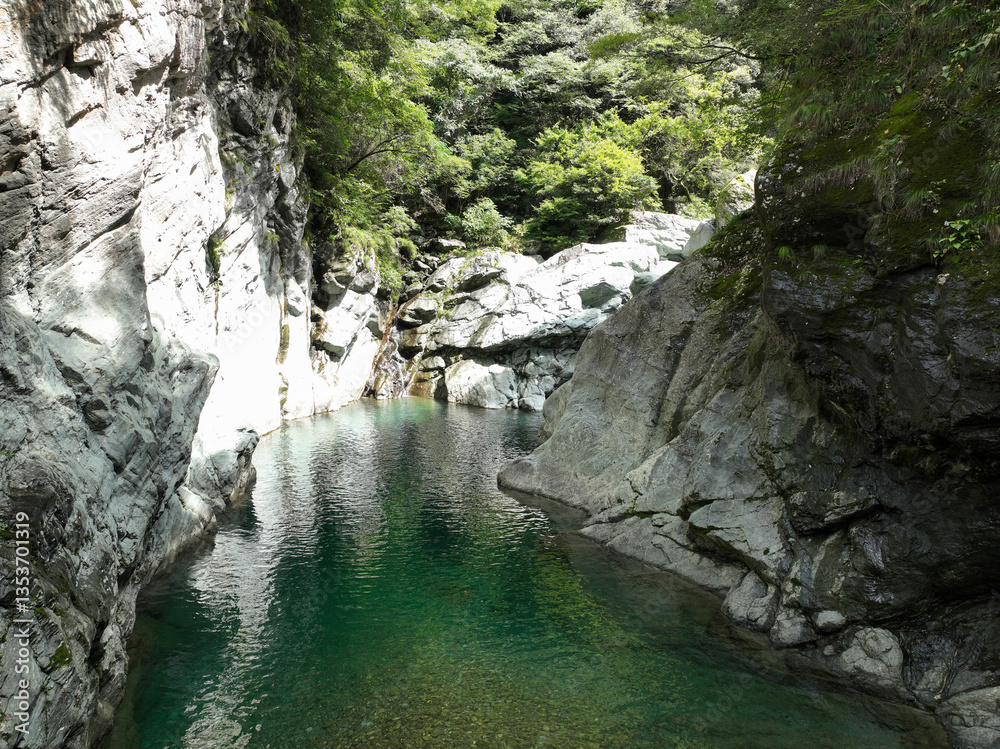 愛媛県西条市 止呂峡の風景