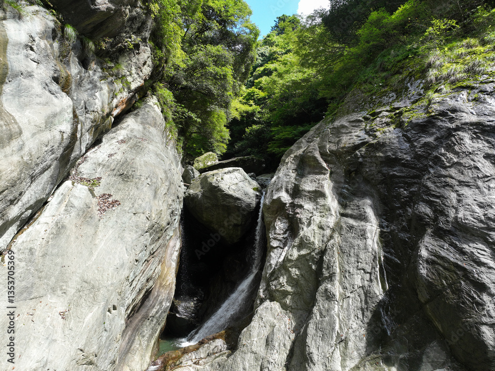 愛媛県西条市 止呂峡の風景