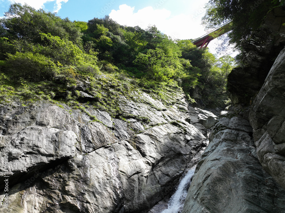 愛媛県西条市 止呂峡の風景