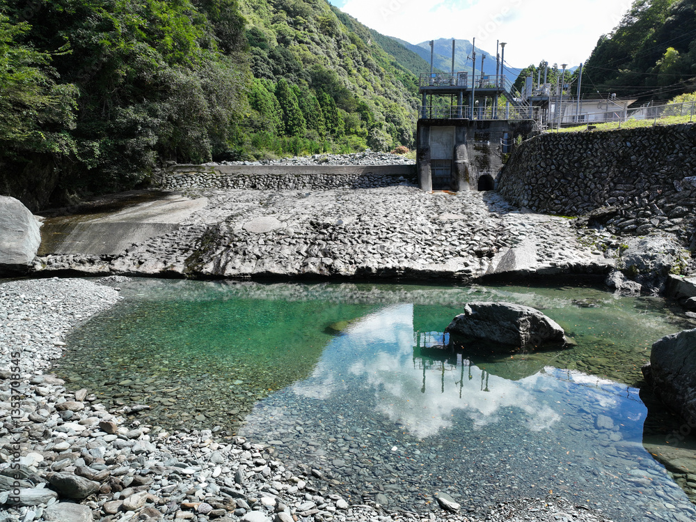 愛媛県西条市 止呂峡の風景