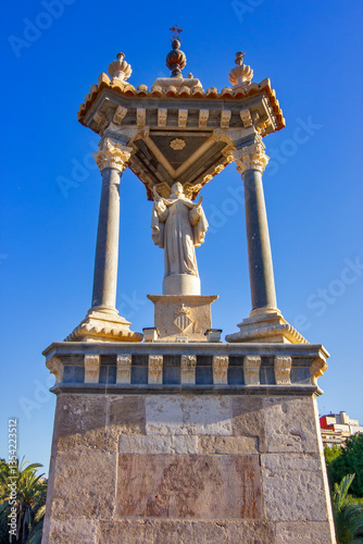 Obraz na płótnie Statue in the public park in Valencia w salonie