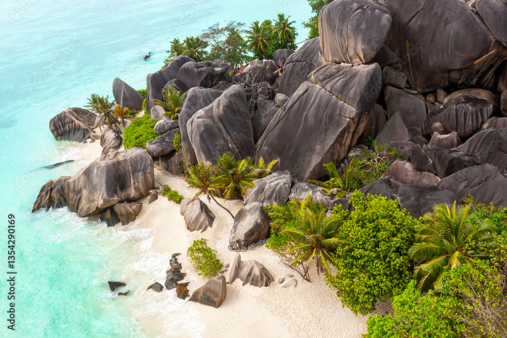 Anse Source D'Argent - the most beautiful beach of Seychelles. La Digue Island, Seychelles
