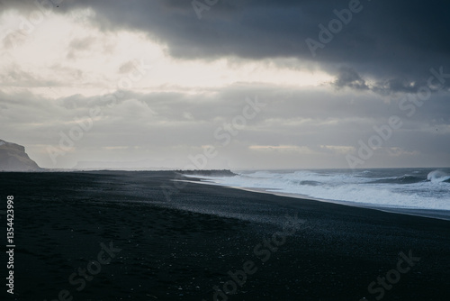 Obraz na płótnie Iceland's diverse landscape features majestic mountains, dramatic coastlines, glaciers, and volcanic fields. A land of contrasts, where fire meets ice, offering breathtaking views for nature and trave w salonie