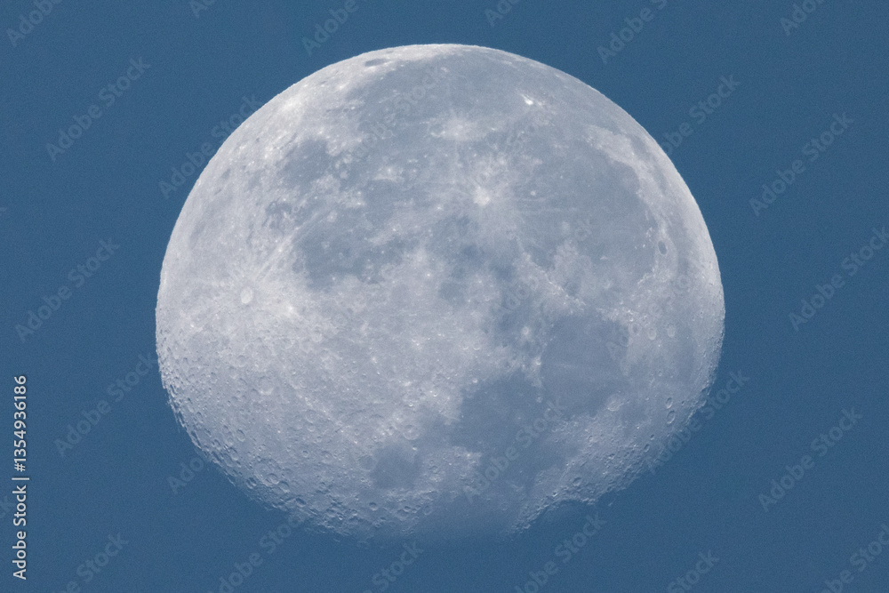 La Lune : Un satellite naturel mystérieux et fascinant La Lune : Un satellite naturel mystérieux et fascinant