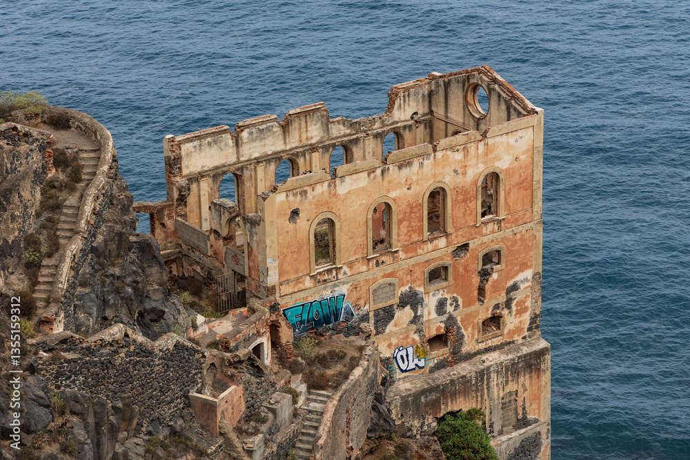 Ruin of former water elevator La Gordejuela, aka Casa Hamilton, Los Realejos, Tenerife, Spain
