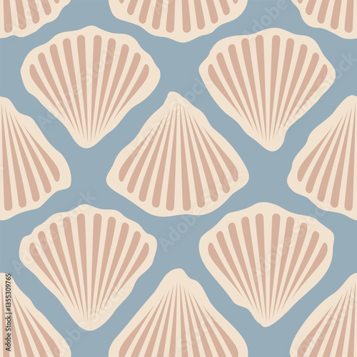 Retro seamless marine pattern of beige sea shells. Vintage geometric pattern of shells in 60s style.