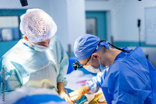 Photos Surgeons in a delicate procedure