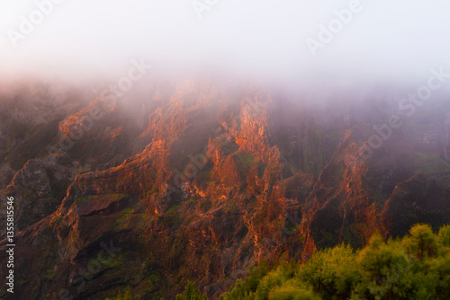 Obraz na płótnie Beautiful sunrise colors in the coastal area of the Madeira island wilderness w salonie