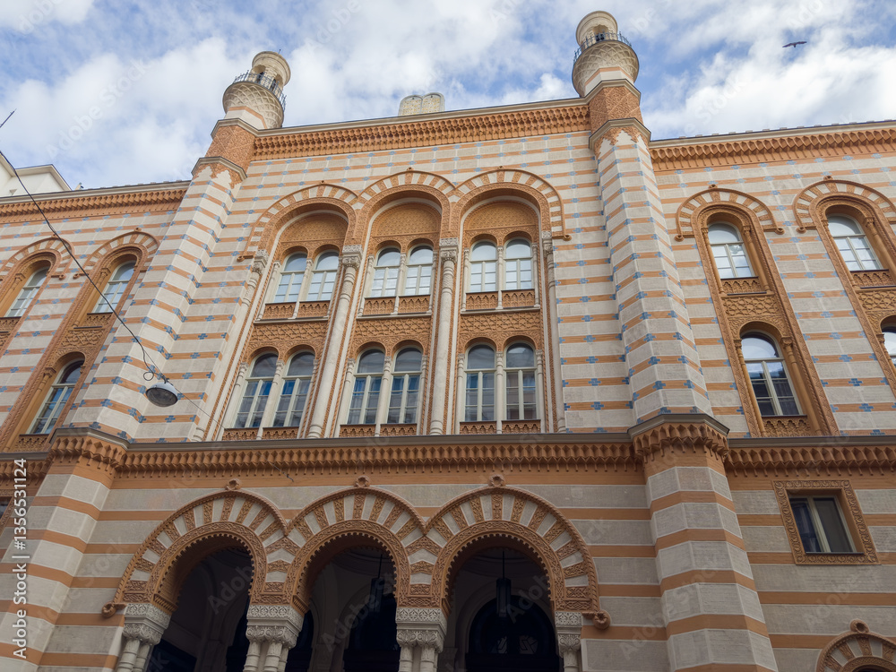 Obraz premium Main facade of Rumbach Street Synagogue at sunny morning, Budapest